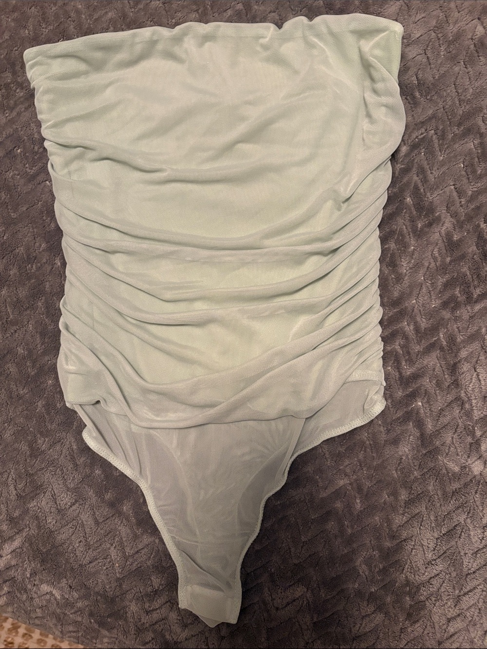 Lulus Size Medium Ruched Strapless Bodysuit - Light Mint